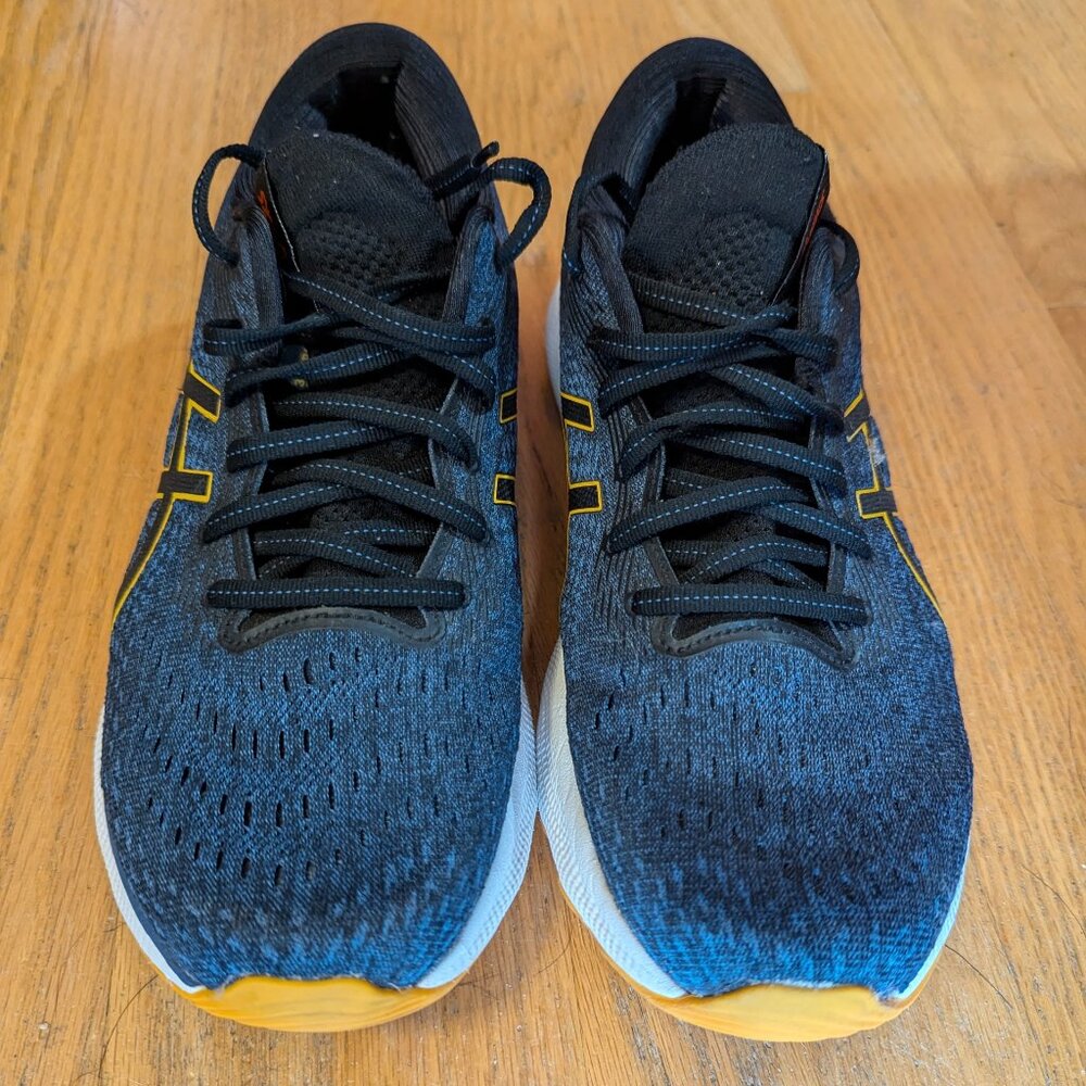 Asics (almost new) Gel Nimbus 24 Running Shoe Men Size US 10 Azure / Amber